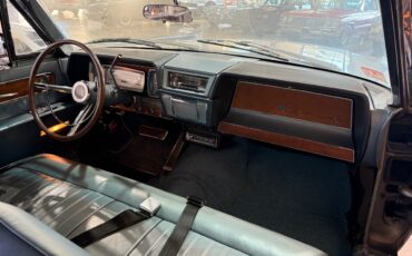 Lincoln-Continental-1962-Classic-Car-39