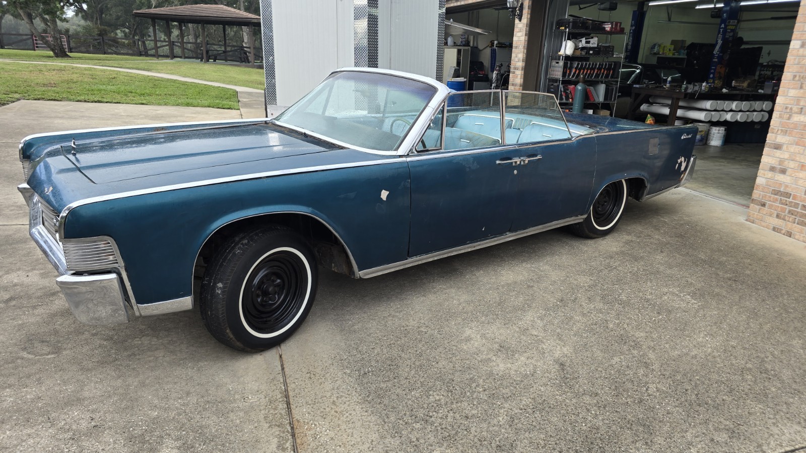 Lincoln-Continental-1965-Convertible-1