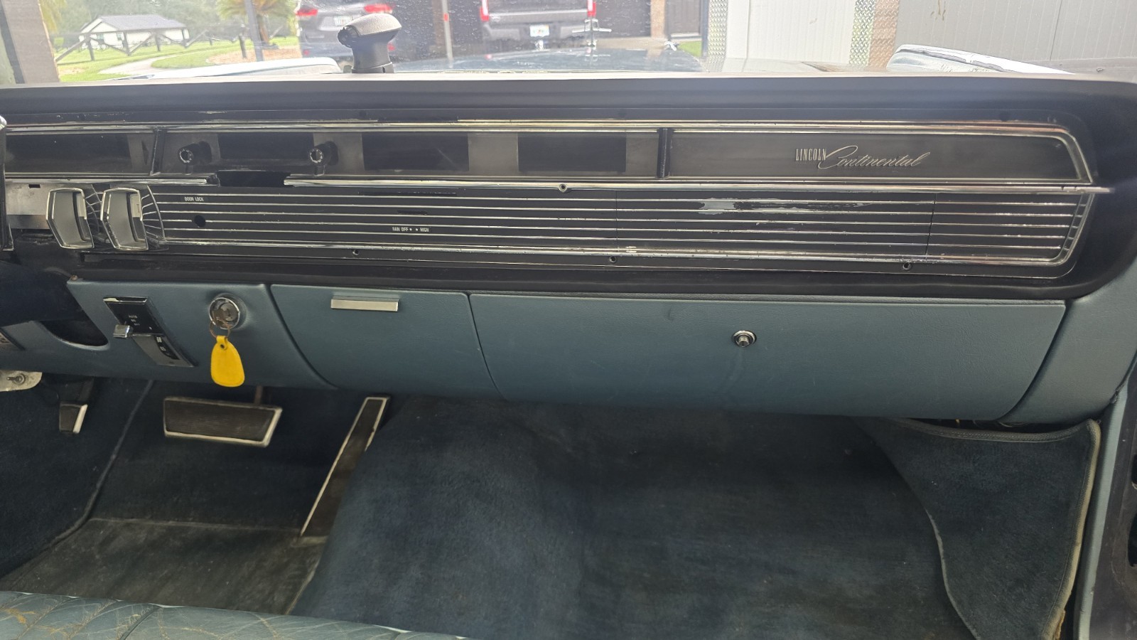 Lincoln-Continental-1965-Convertible-14