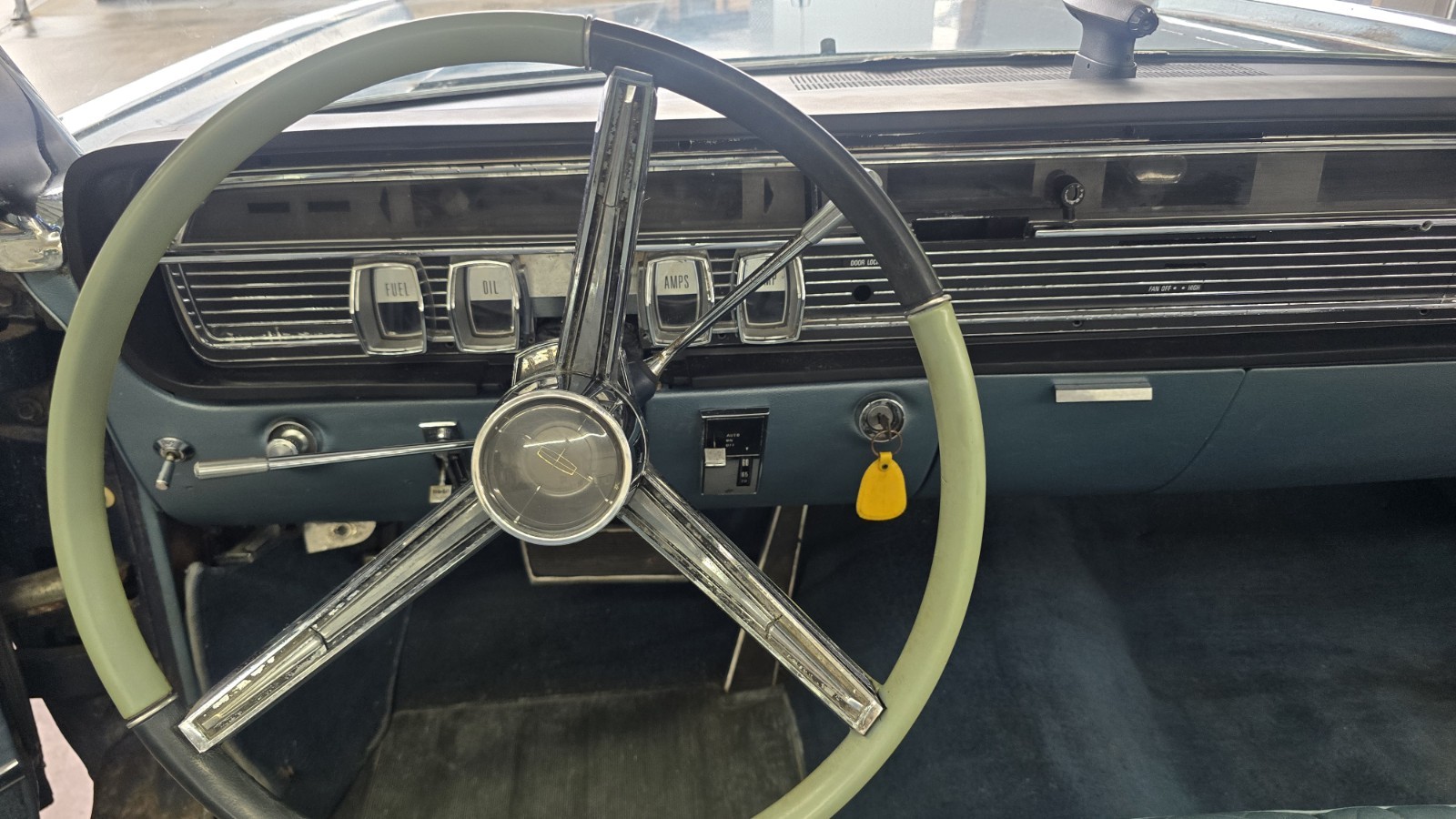 Lincoln-Continental-1965-Convertible-15