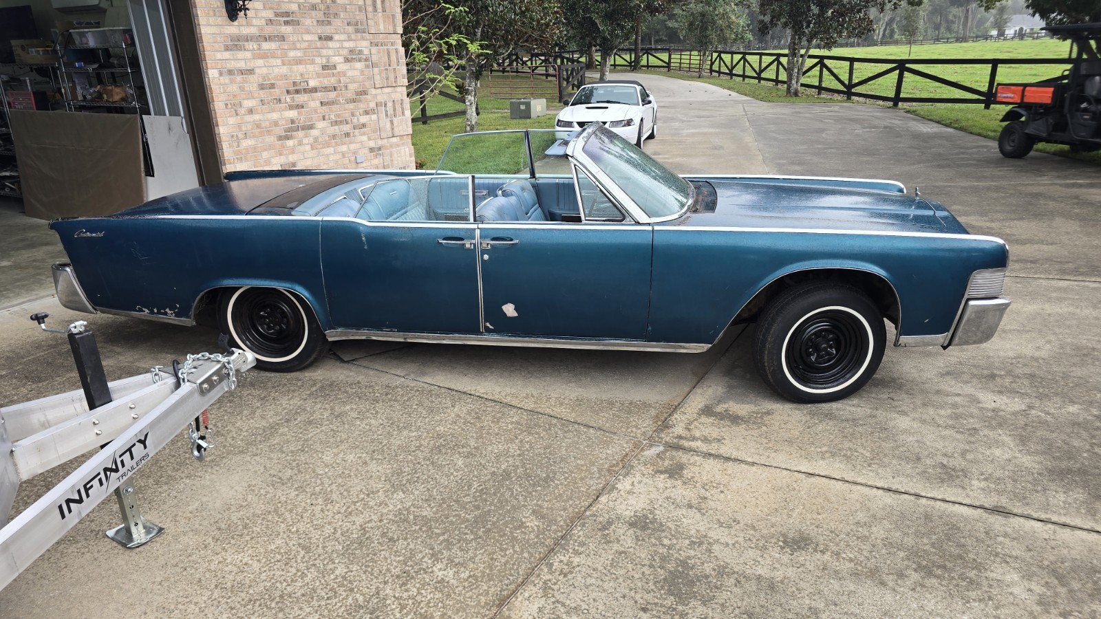 Lincoln-Continental-1965-Convertible-4