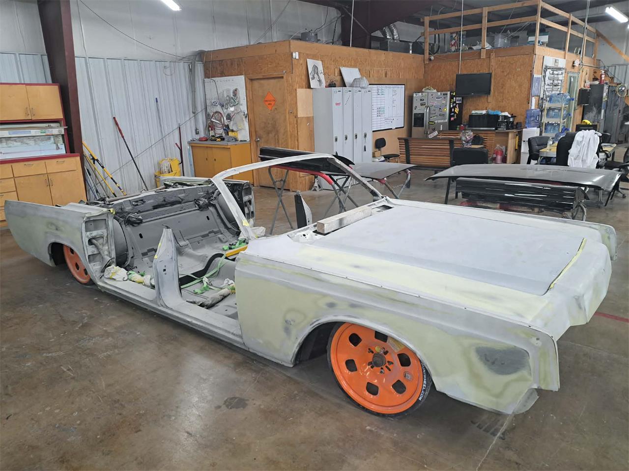 Lincoln-Continental-1966-black-black-2