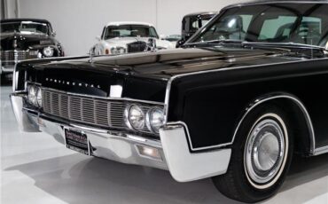 Lincoln-Continental-1967-Sedan-14