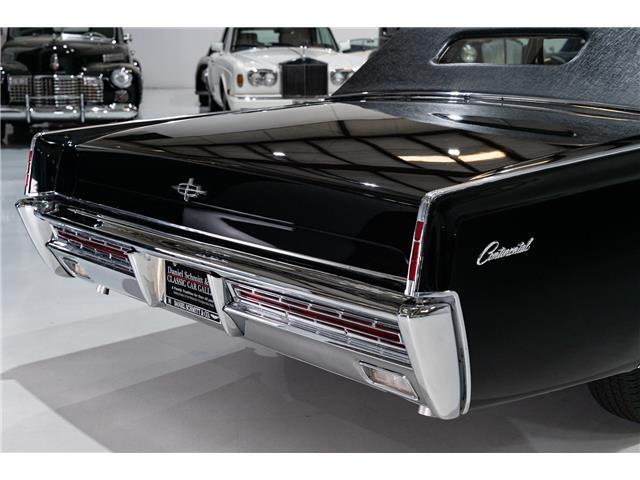 Lincoln-Continental-1967-Sedan-15