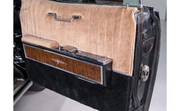 Lincoln-Continental-1967-Sedan-18