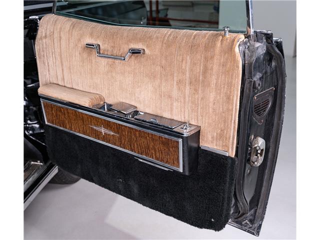 Lincoln-Continental-1967-Sedan-18