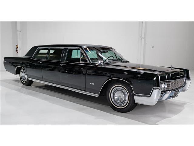 Lincoln-Continental-1967-Sedan-3