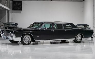 Lincoln-Continental-1967-Sedan