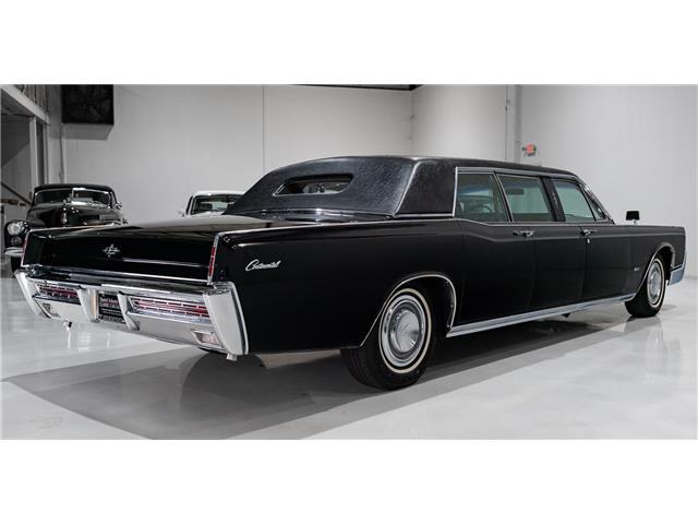 Lincoln-Continental-1967-Sedan-5
