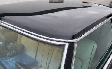 Lincoln-Continental-1969-Sedan-12