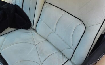 Lincoln-Continental-1969-Sedan-14