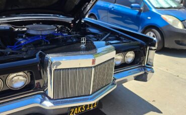 Lincoln-Continental-1969-Sedan-15