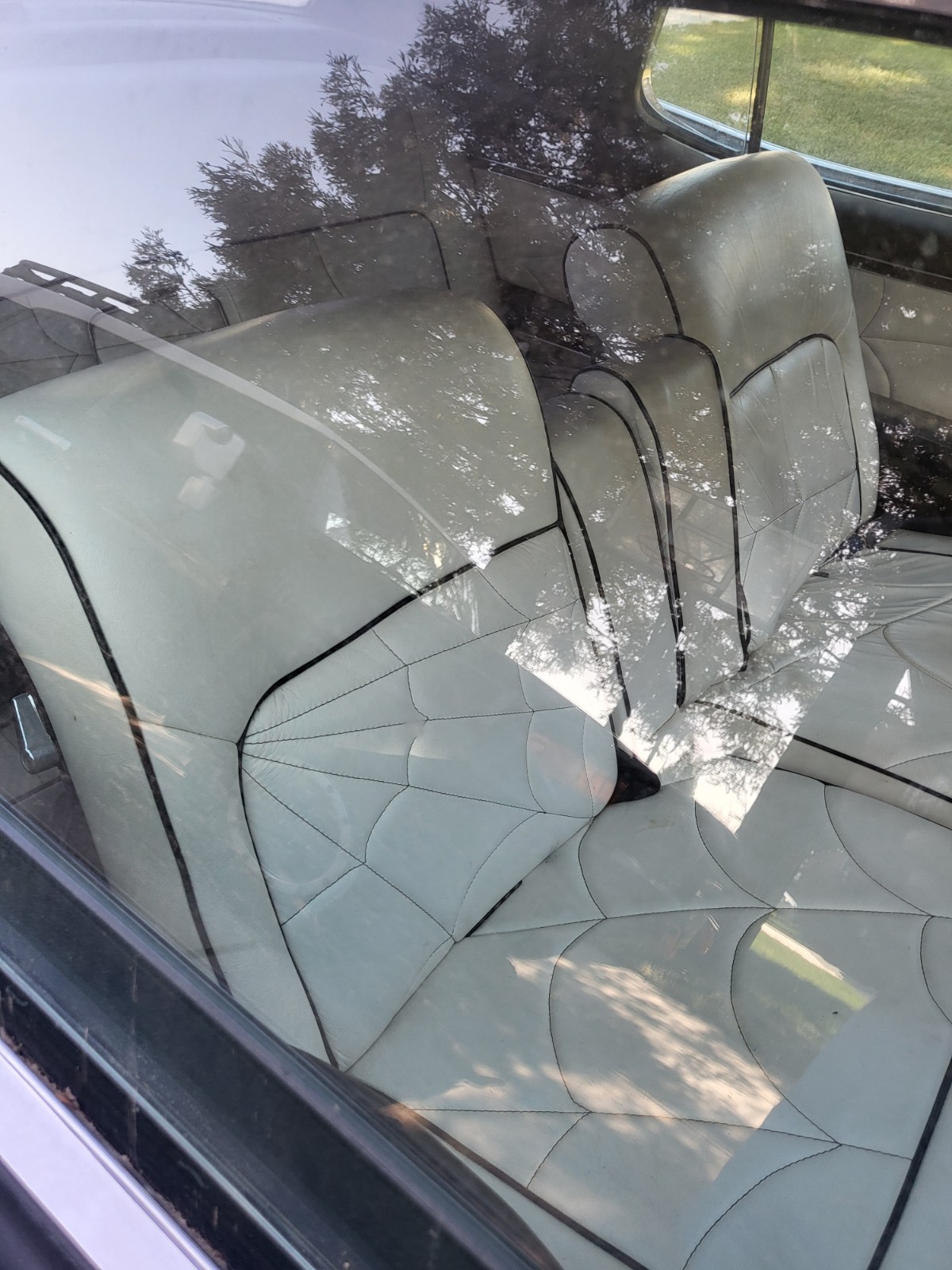 Lincoln-Continental-1969-Sedan-17