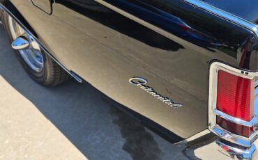 Lincoln-Continental-1969-Sedan-2