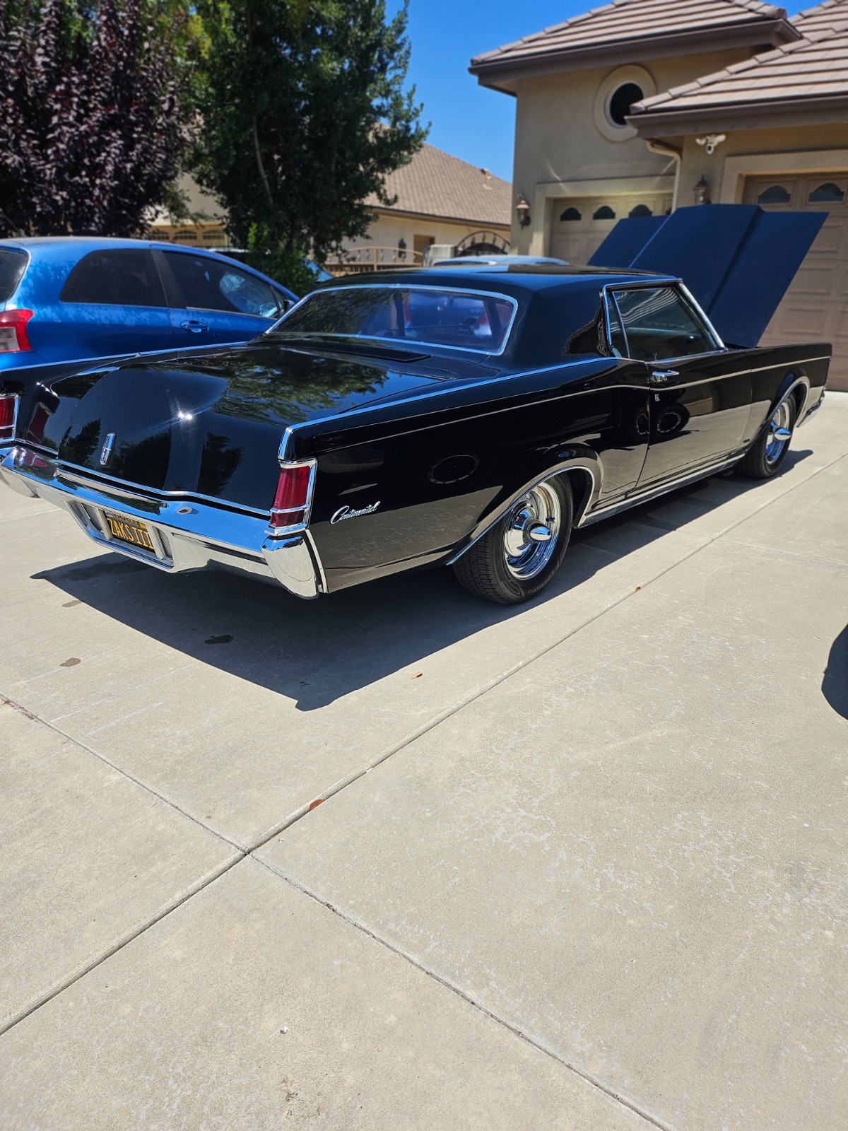 Lincoln-Continental-1969-Sedan-7