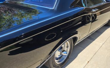 Lincoln-Continental-1969-Sedan-9