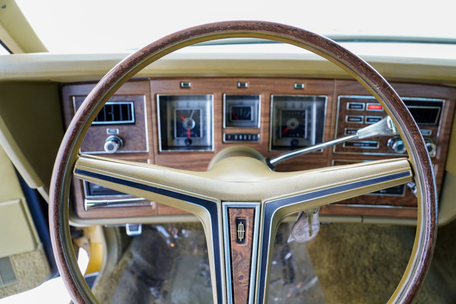 Lincoln-Continental-Mark-IV-1973-Coupe-13