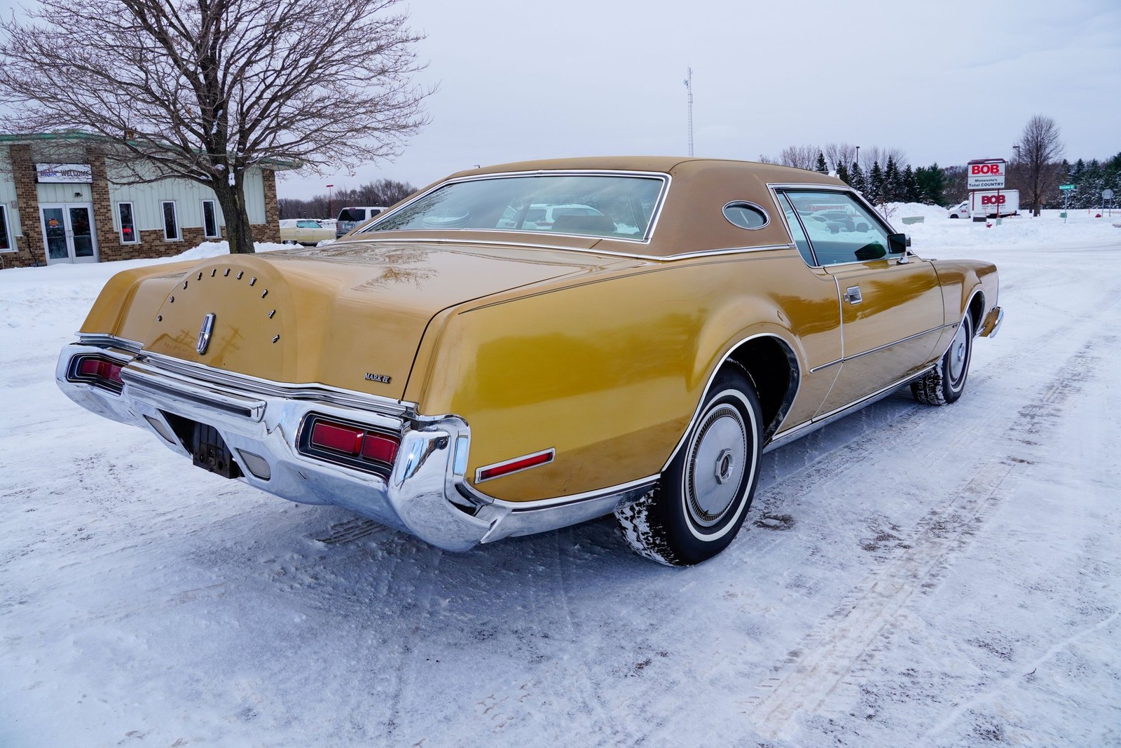 Lincoln-Continental-Mark-IV-1973-Coupe-2