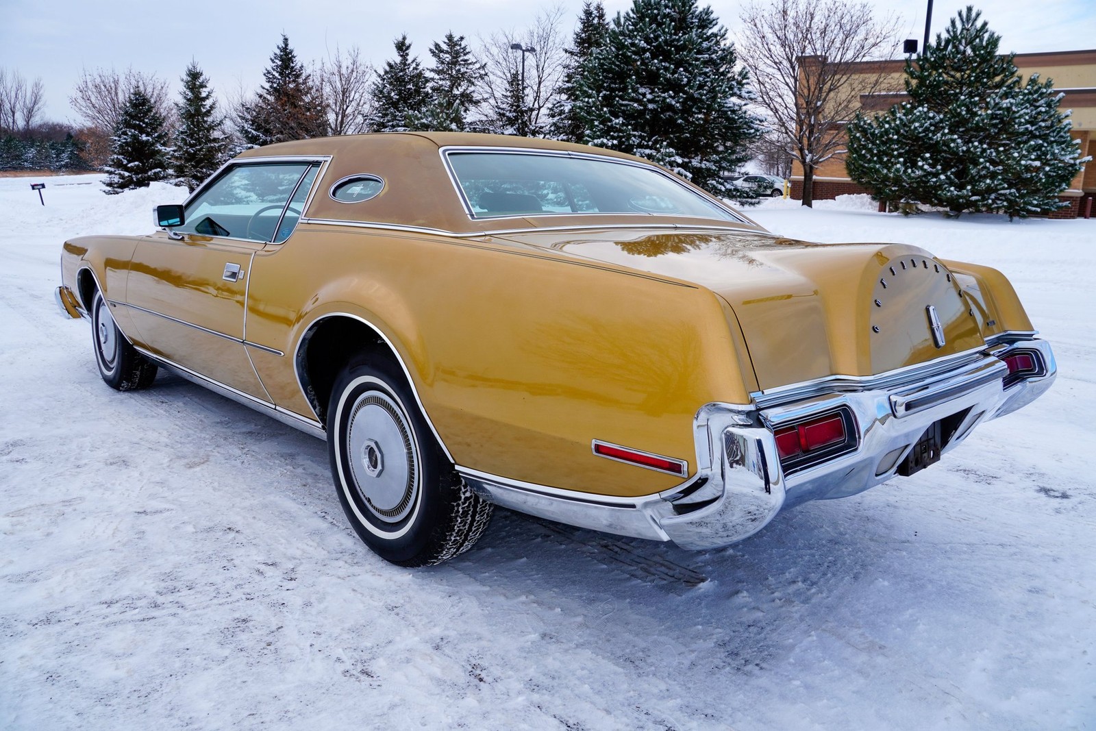 Lincoln-Continental-Mark-IV-1973-Coupe-5