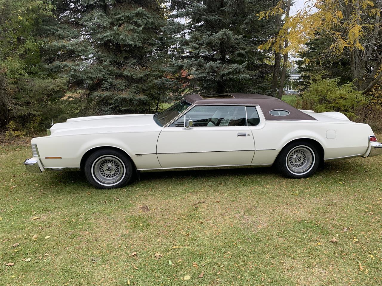 Lincoln-Continental-mark-iv-1974-White-Brownwhite-18