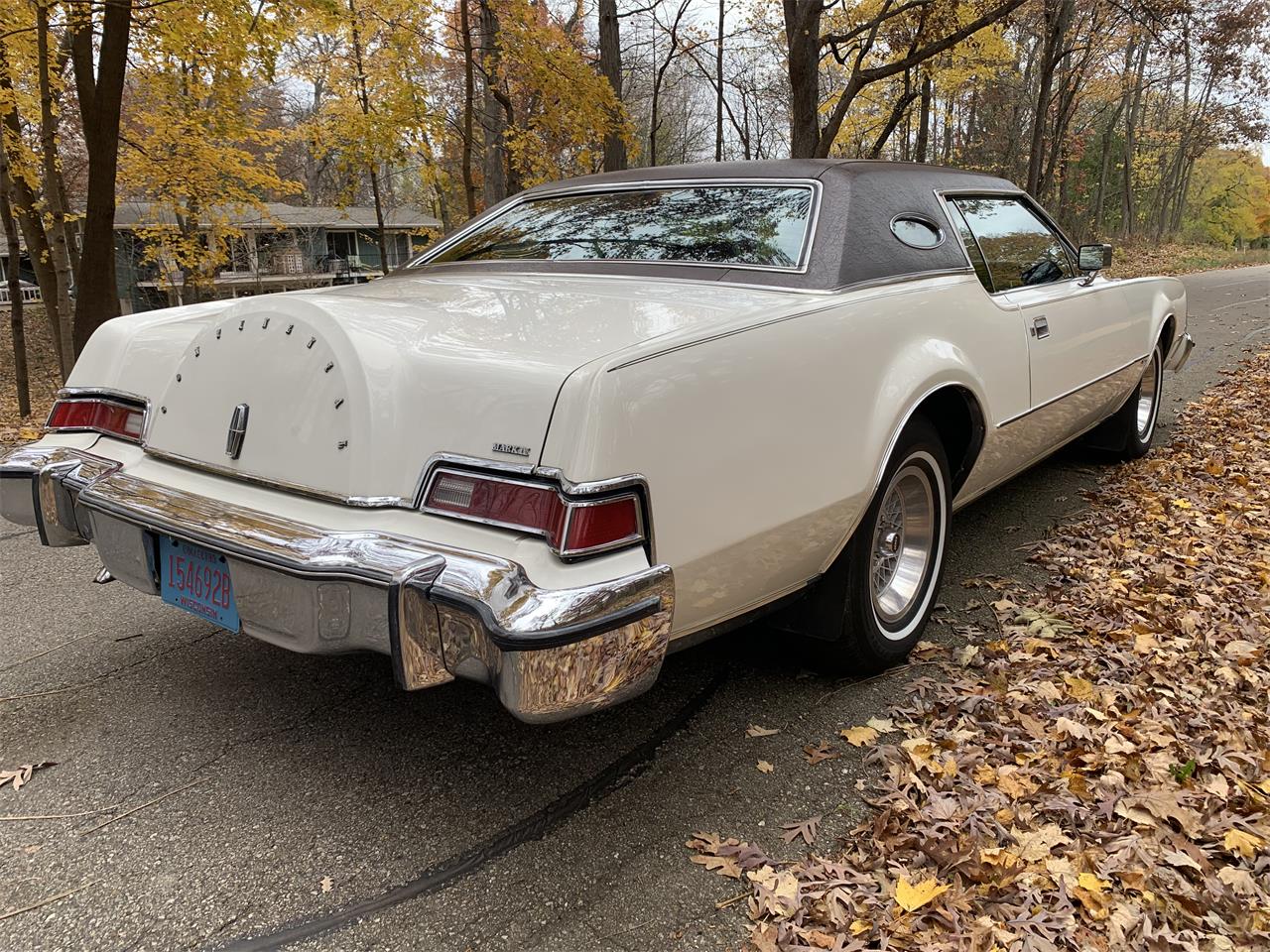 Lincoln-Continental-mark-iv-1974-White-Brownwhite-2