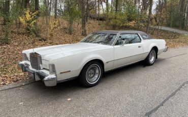 Lincoln-Continental-mark-iv-1974-White-Brownwhite