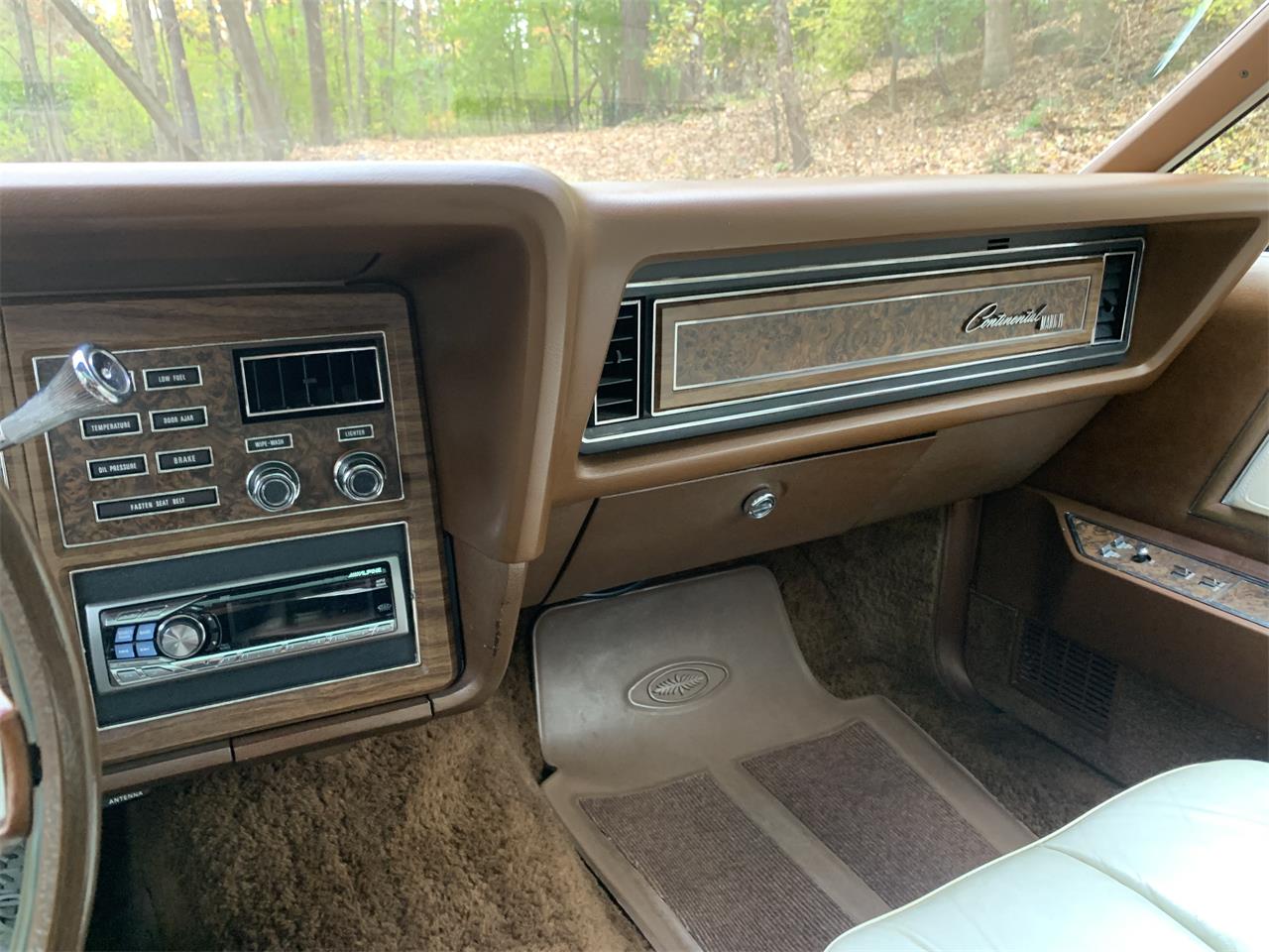 Lincoln-Continental-mark-iv-1974-White-Brownwhite-4
