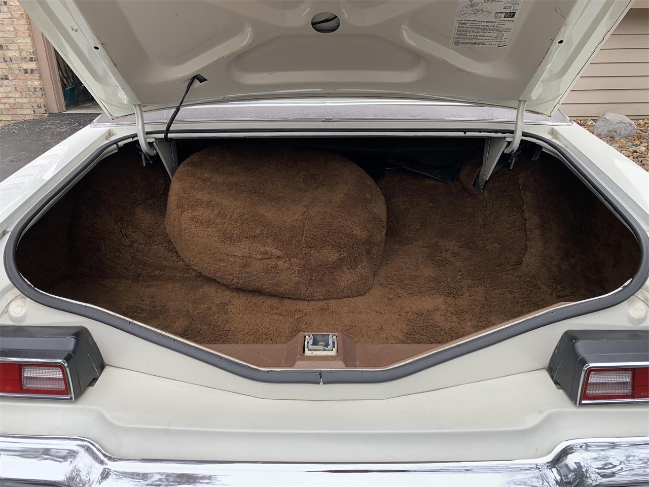 Lincoln-Continental-mark-iv-1974-White-Brownwhite-5