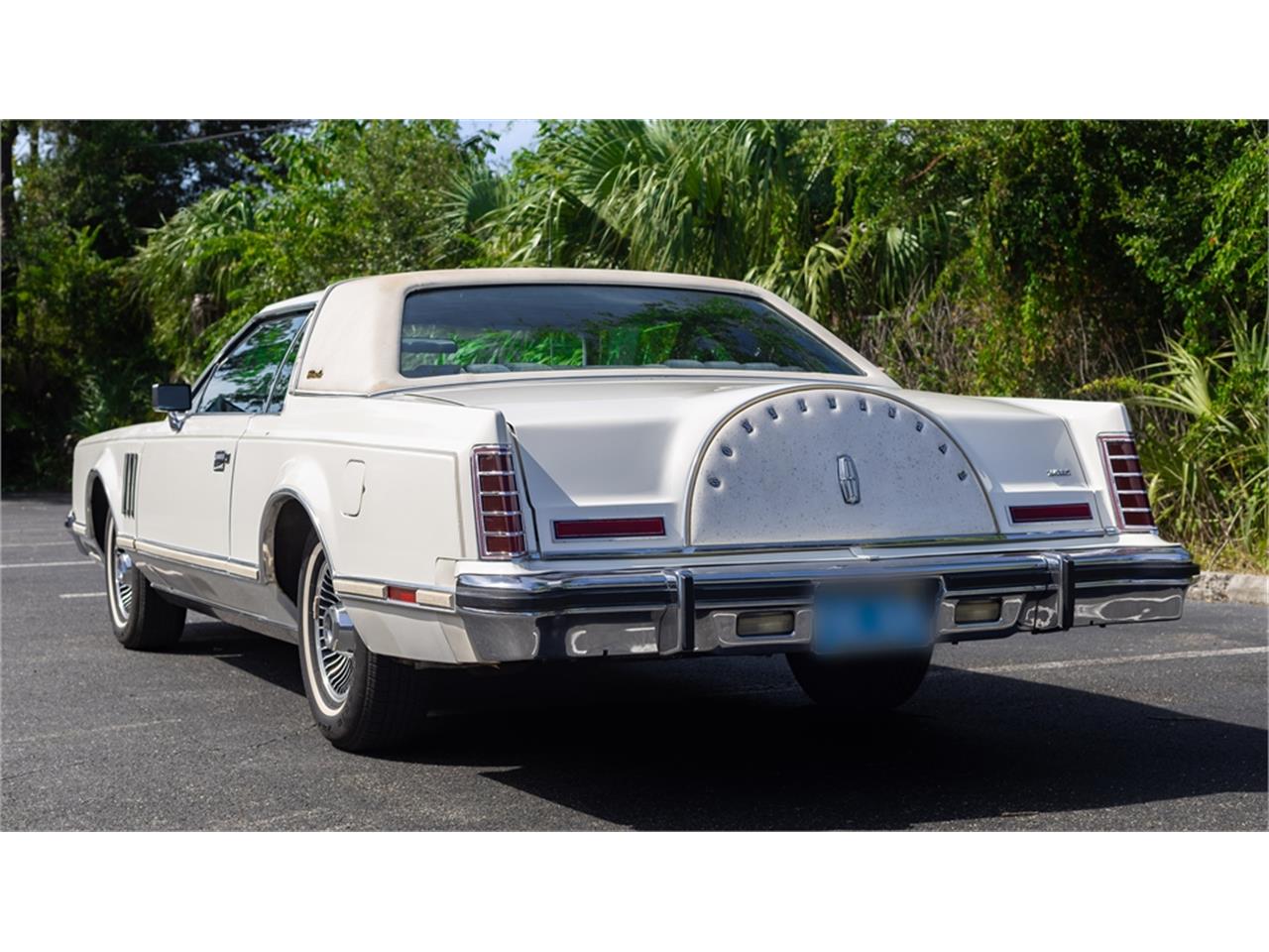 Lincoln-Continental-mark-v-1979-White-Navy-Blue-1