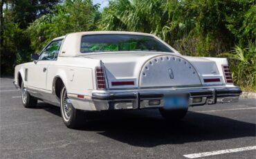 Lincoln-Continental-mark-v-1979-White-Navy-Blue-14