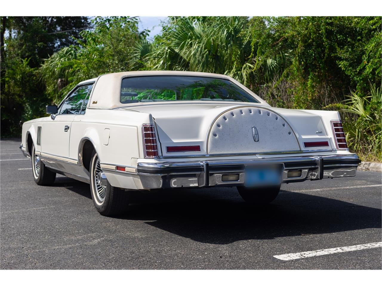 Lincoln-Continental-mark-v-1979-White-Navy-Blue-14