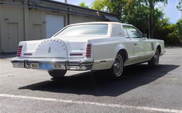 Lincoln-Continental-mark-v-1979-White-Navy-Blue-16