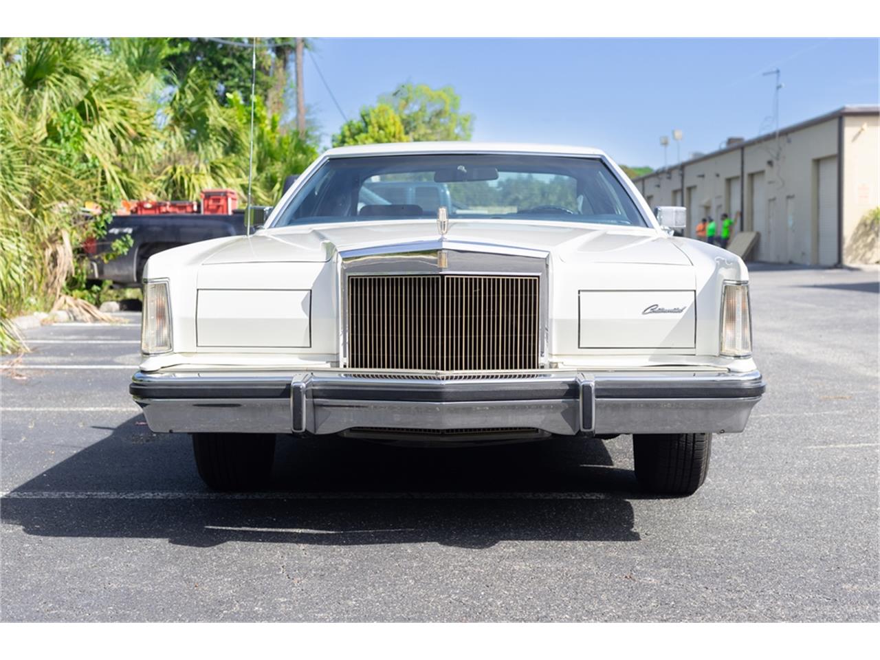 Lincoln-Continental-mark-v-1979-White-Navy-Blue-20