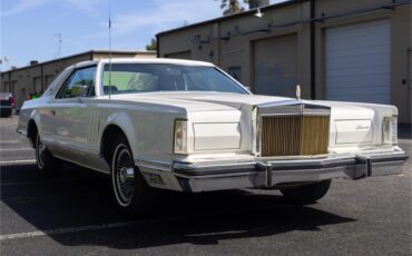 Lincoln-Continental-mark-v-1979-White-Navy-Blue-21