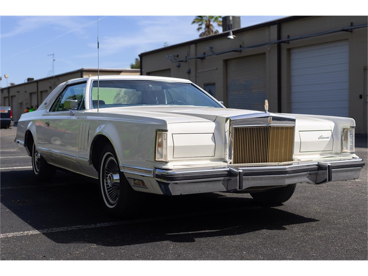 Lincoln-Continental-mark-v-1979-White-Navy-Blue-21