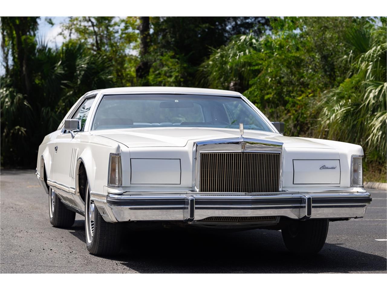 Lincoln-Continental-mark-v-1979-White-Navy-Blue-23
