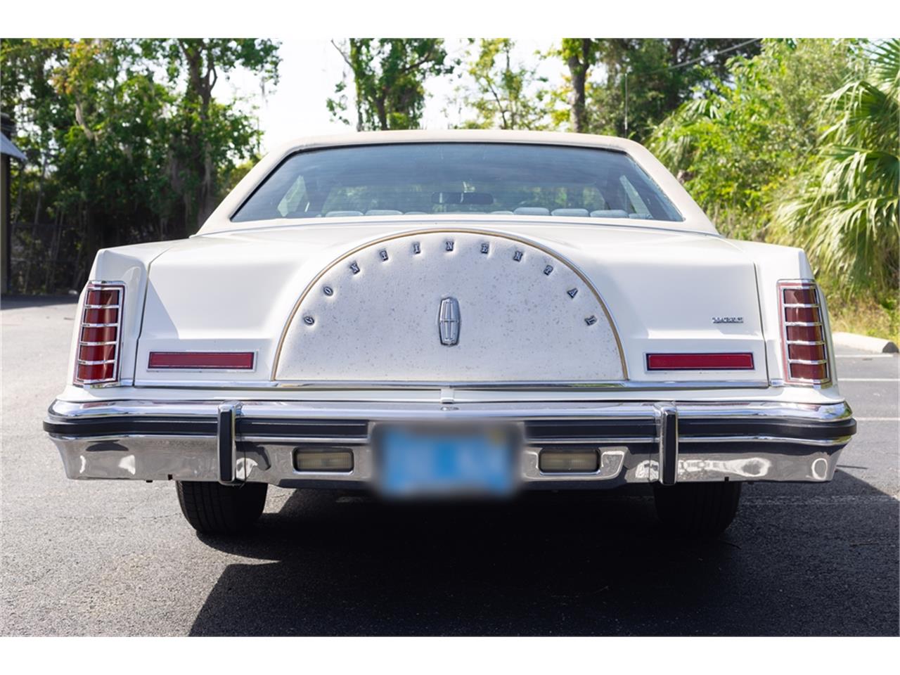 Lincoln-Continental-mark-v-1979-White-Navy-Blue-24