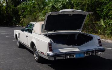 Lincoln-Continental-mark-v-1979-White-Navy-Blue-28