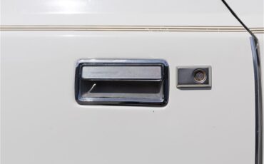 Lincoln-Continental-mark-v-1979-White-Navy-Blue-30