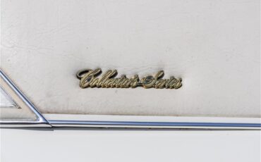 Lincoln-Continental-mark-v-1979-White-Navy-Blue-32