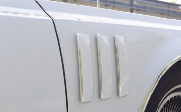 Lincoln-Continental-mark-v-1979-White-Navy-Blue-37