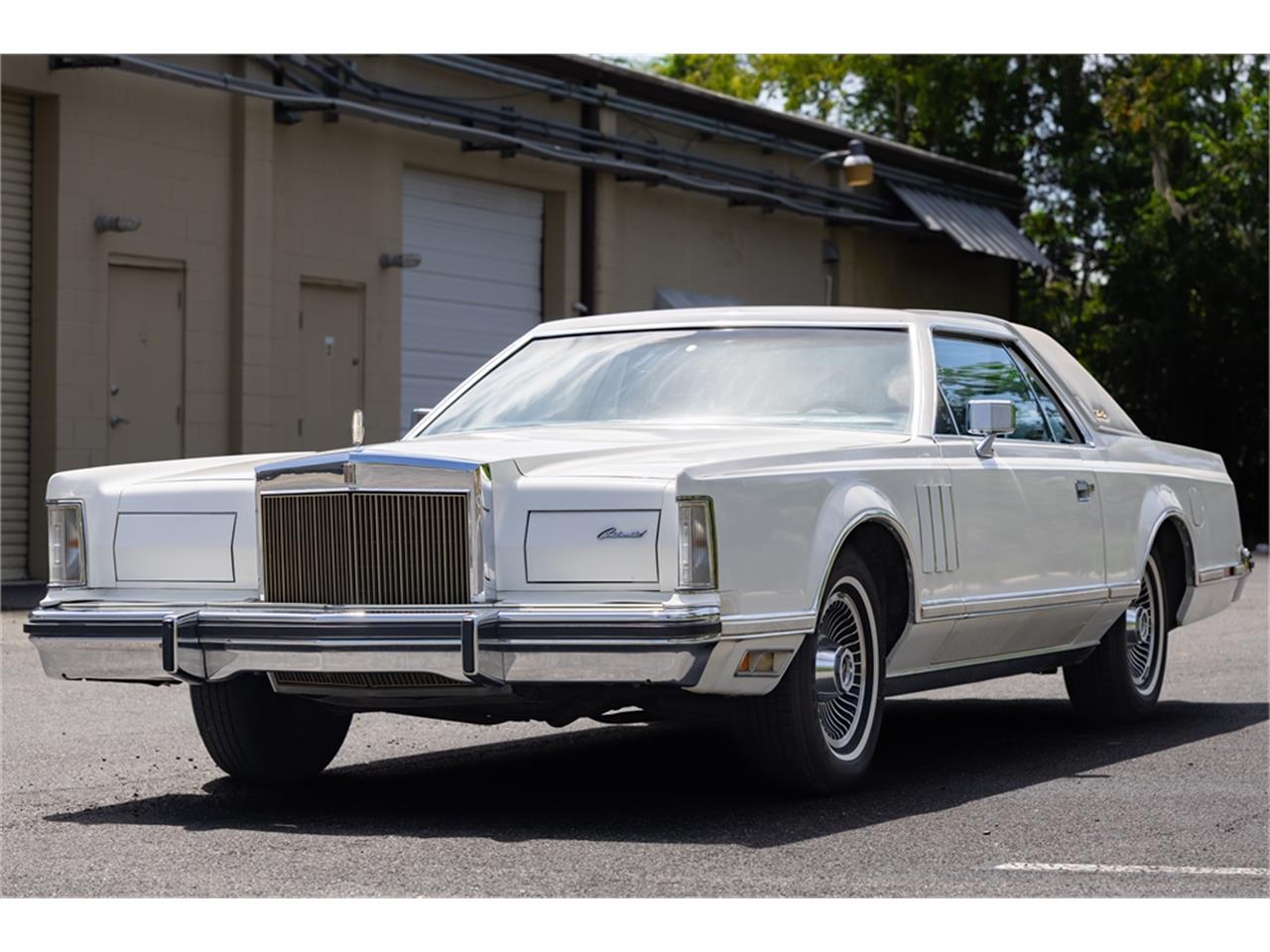 Lincoln-Continental-mark-v-1979-White-Navy-Blue-4