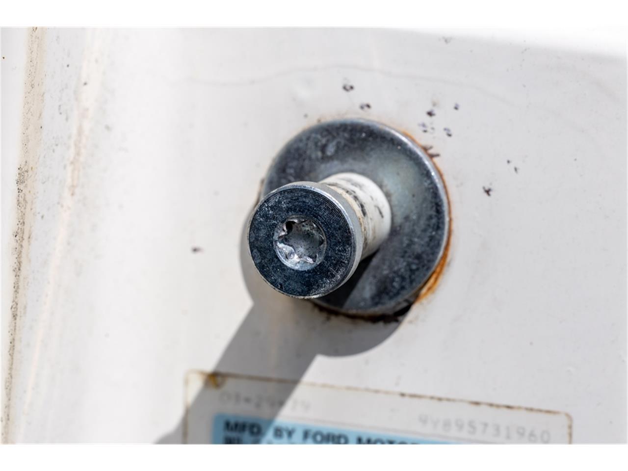 Lincoln-Continental-mark-v-1979-White-Navy-Blue-41