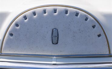 Lincoln-Continental-mark-v-1979-White-Navy-Blue-43
