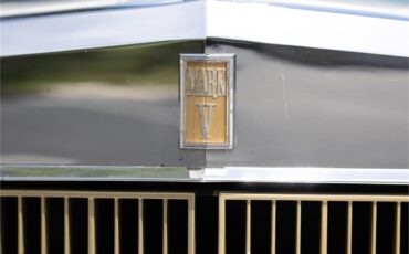 Lincoln-Continental-mark-v-1979-White-Navy-Blue-46