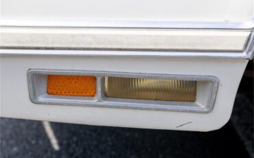 Lincoln-Continental-mark-v-1979-White-Navy-Blue-47