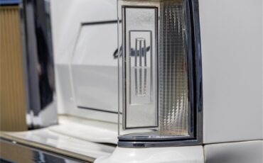 Lincoln-Continental-mark-v-1979-White-Navy-Blue-48