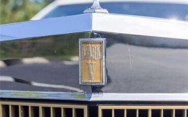 Lincoln-Continental-mark-v-1979-White-Navy-Blue-5