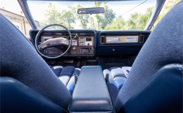 Lincoln-Continental-mark-v-1979-White-Navy-Blue-57