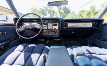 Lincoln-Continental-mark-v-1979-White-Navy-Blue-58
